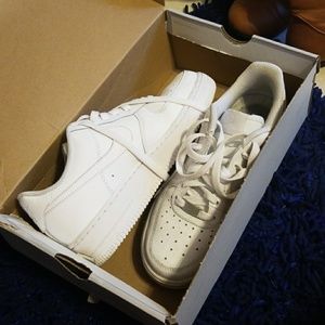 White Nike Air Force